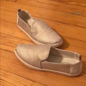 Gold Deconstructed Toms, Size 8.5
